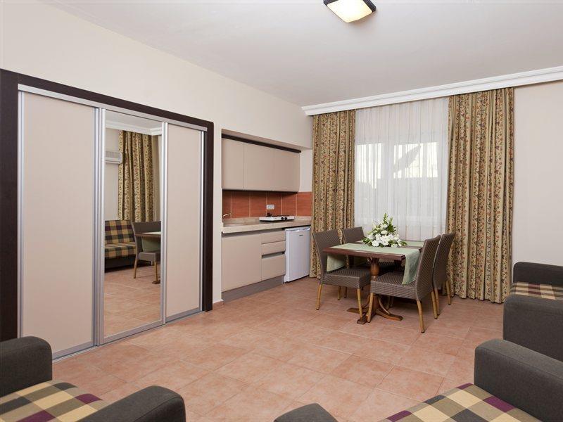 Royalisa City Apart Hotel Аланя Екстериор снимка
