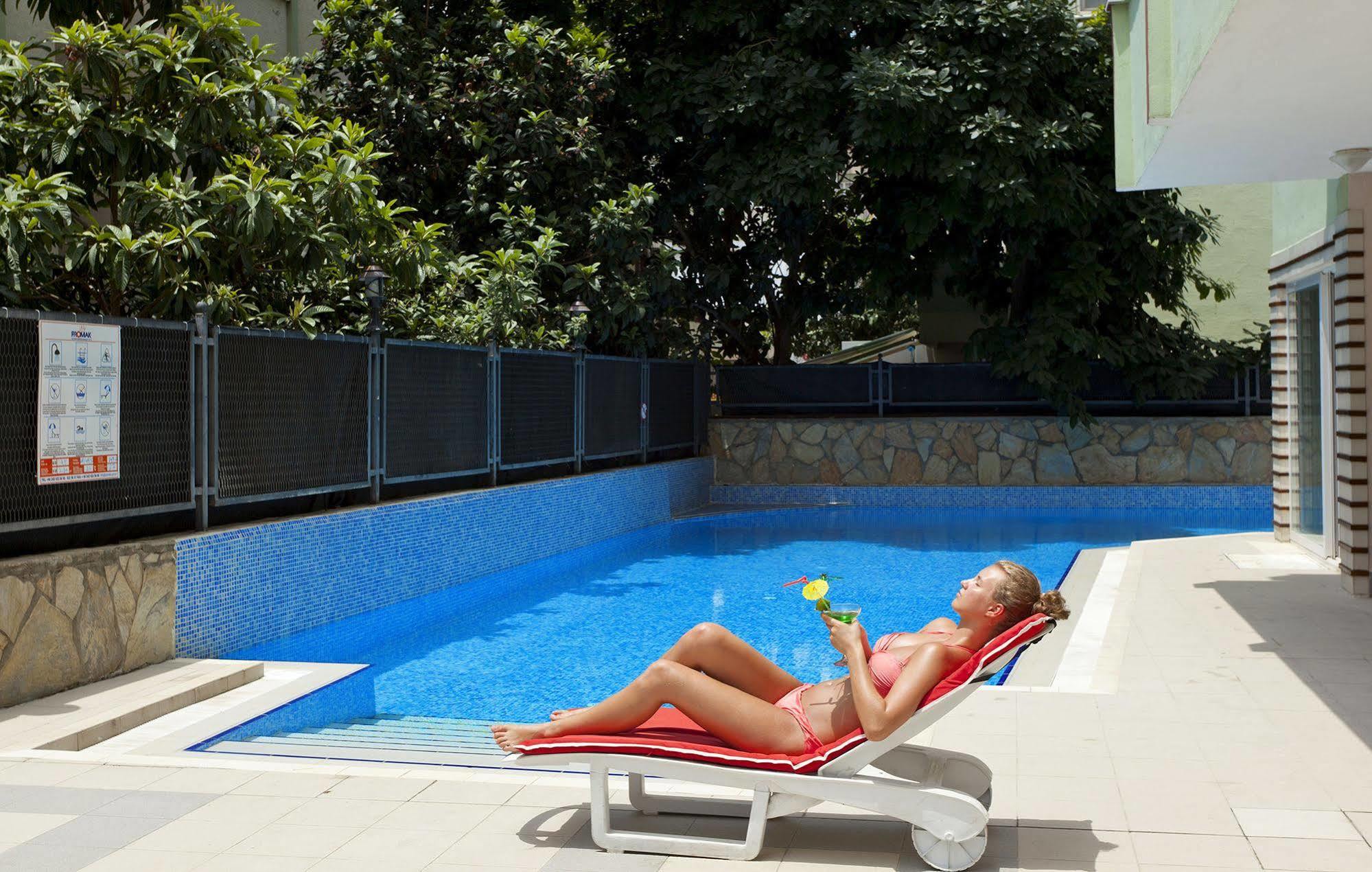 Royalisa City Apart Hotel Аланя Екстериор снимка